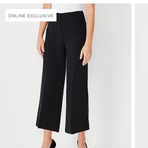 Ann Taylor the wide leg crop pant in crepe NWT!
